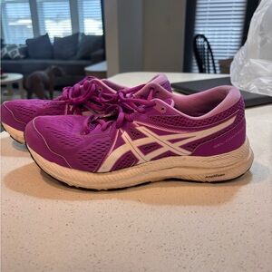 Asics Gel Contend 7 Size 8!